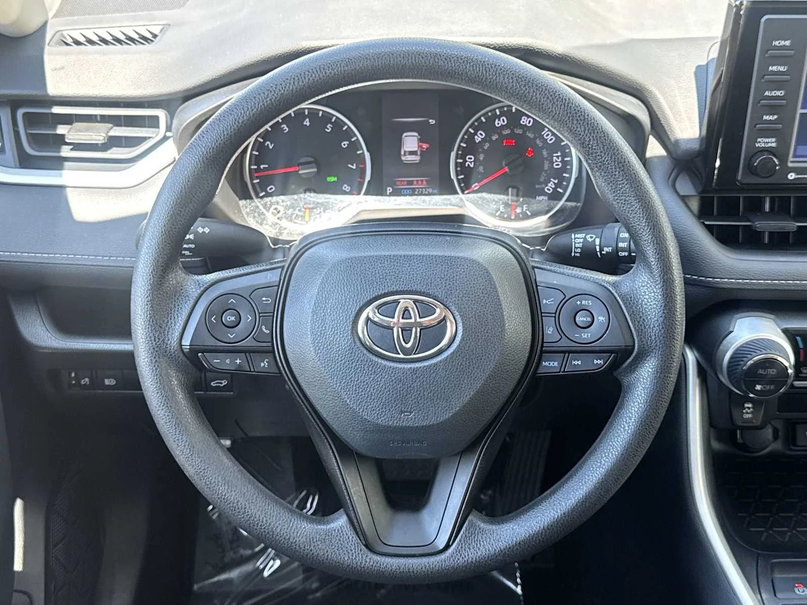 Used 2022 Silver Sky Metallic Toyota XLE image 18