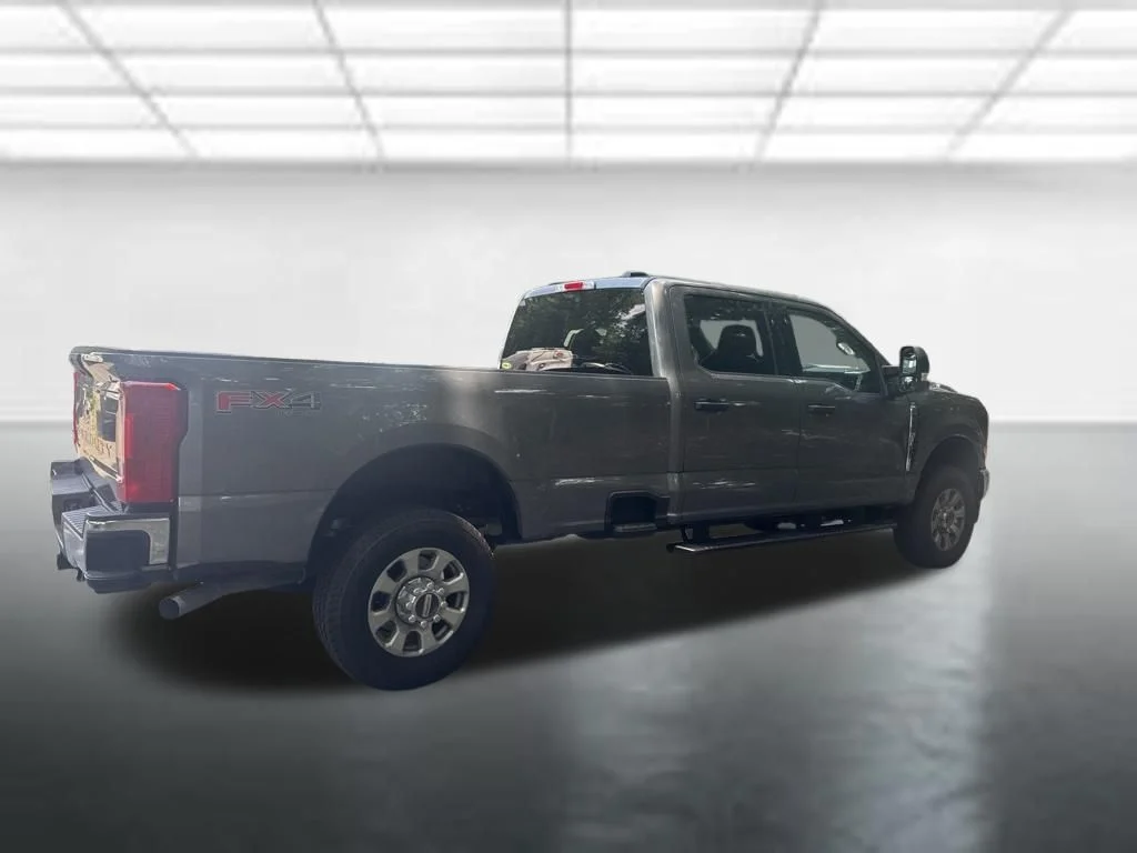 Used 2024 Gray Ford XLT image 4