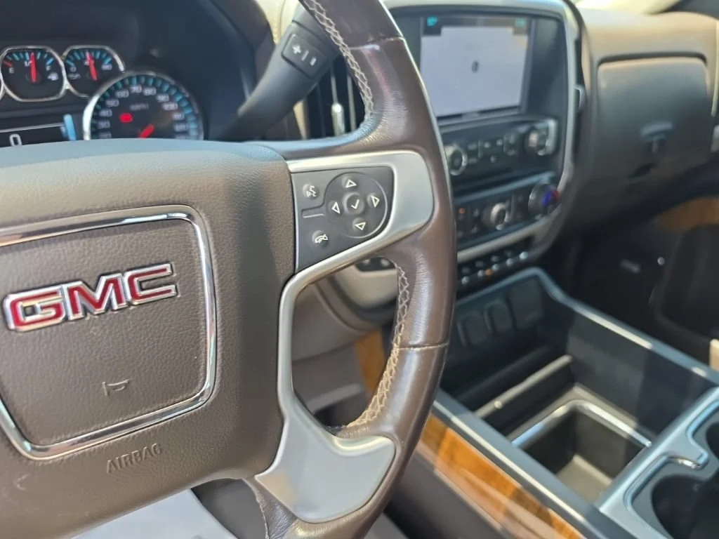 Used 2018 RED QUARTZ TINTCOAT GMC SLT image 23