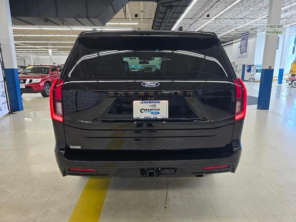 New 2027 Agate Black Metallic Ford Tremor® image 7