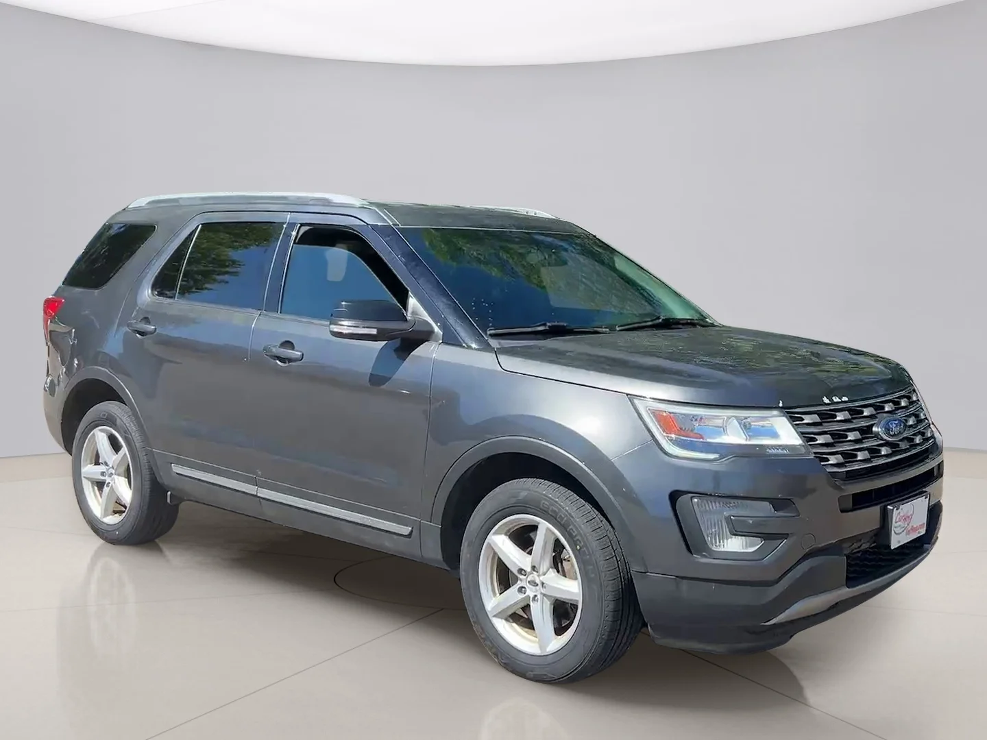 Used 2017 Gray Ford XLT image 8