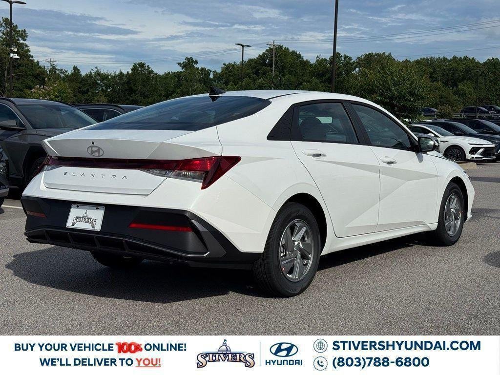 New 2026 White Hyundai SE image 14