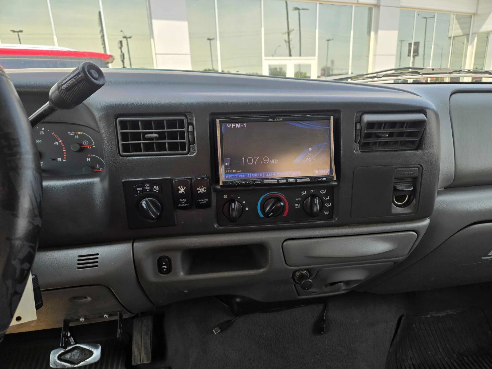 Used 2003 Red Ford Lariat image 9