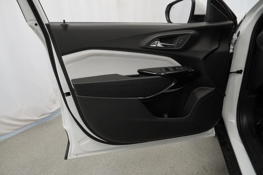New 2026 Summit White Chevrolet LT image 21