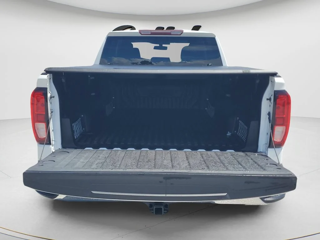 Used 2020 SUMMIT WHITE GMC SLE image 9