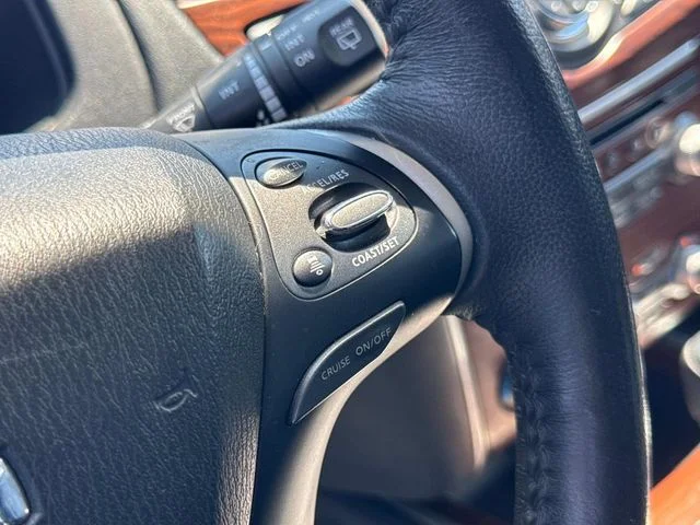 Used 2020 Silver Nissan Platinum image 33