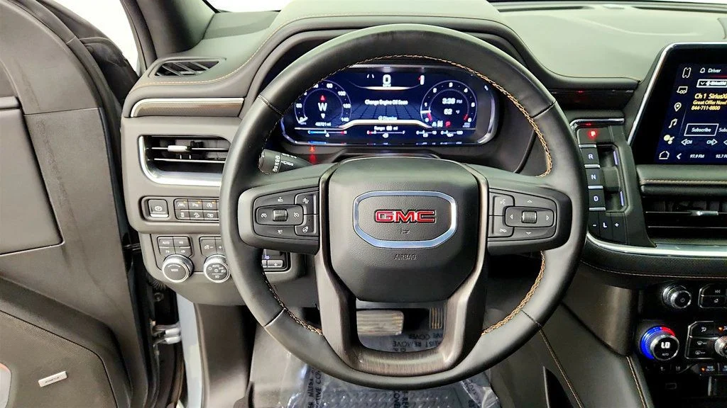 Used 2024 Sterling Metallic GMC 4WD 4dr AT4 image 15