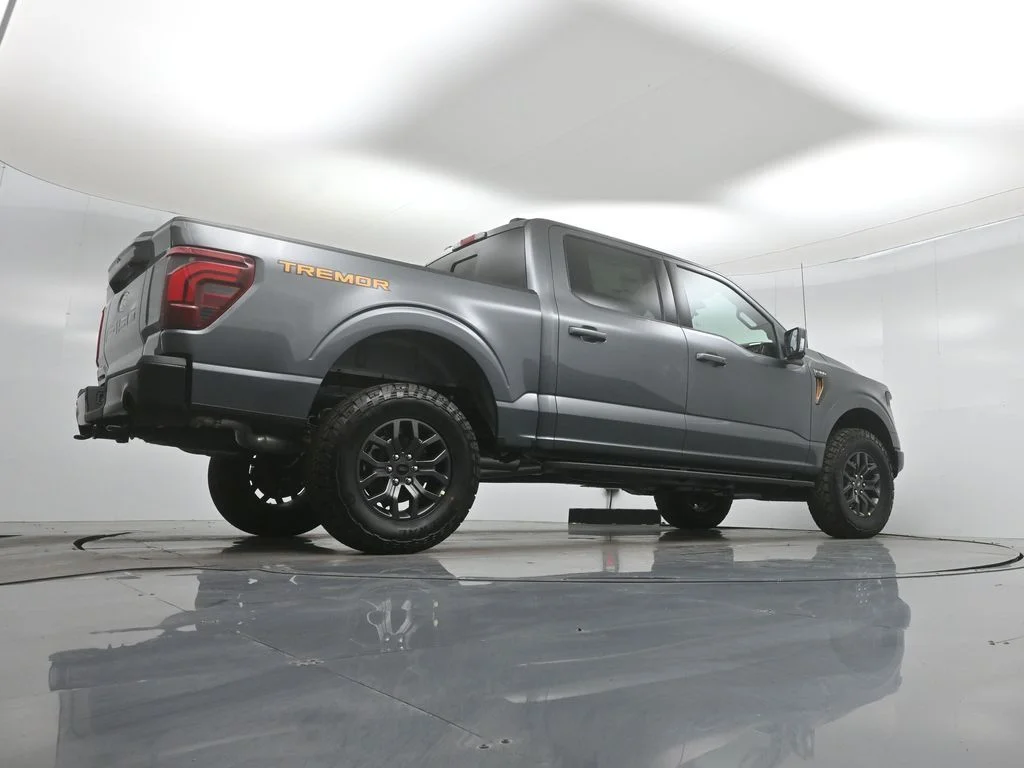 New 2026 Carbonized Gray Metallic Ford Tremor image 47
