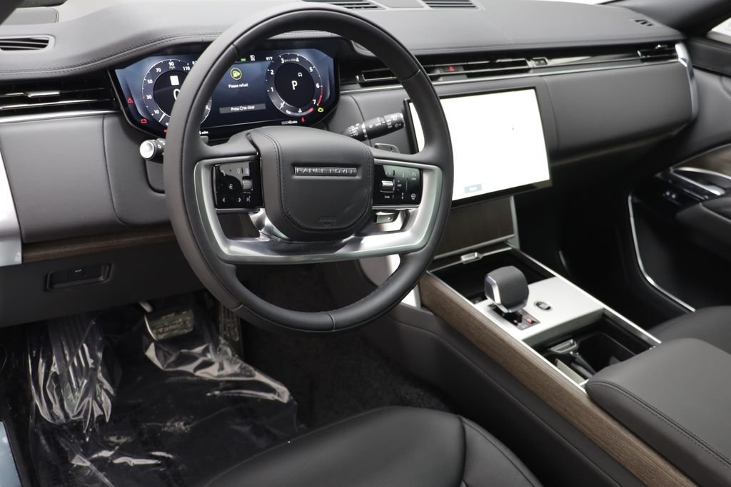 New 2026 Santorini Black LAND ROVER SE 7 Seats image 7