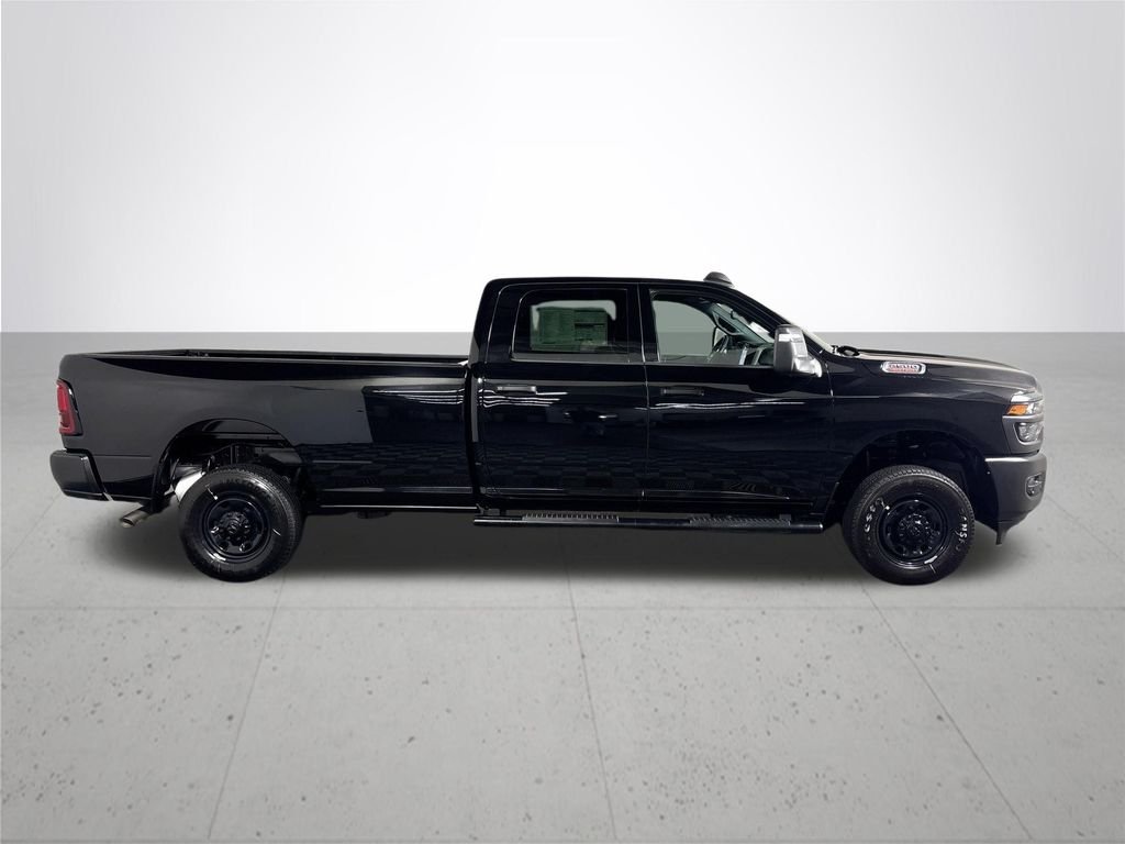 New 2026 Diamond Black Crystal Pearl-Coat Exterior Paint RAM Tradesman image 5