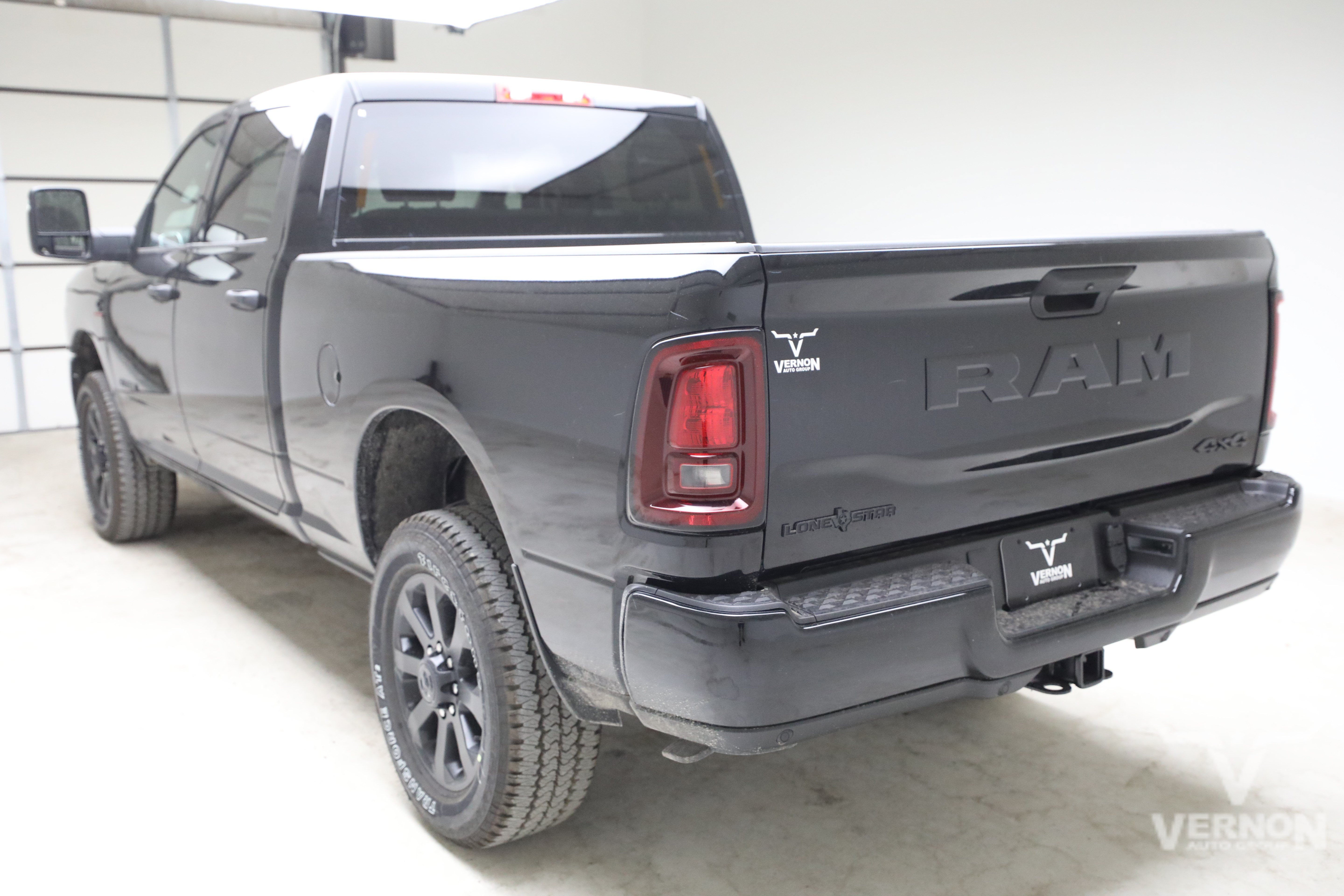 New 2026 Diamond Black Crystal Pearlcoat Ram N image 3