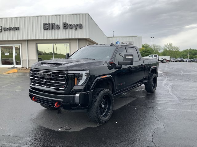 2024 GMC Sierra 4WD Crew Cab Standard Box AT4's photo