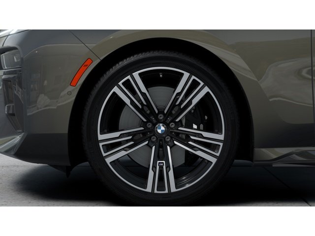 New 2026 Dravit Grey Metallic BMW 740i image 7