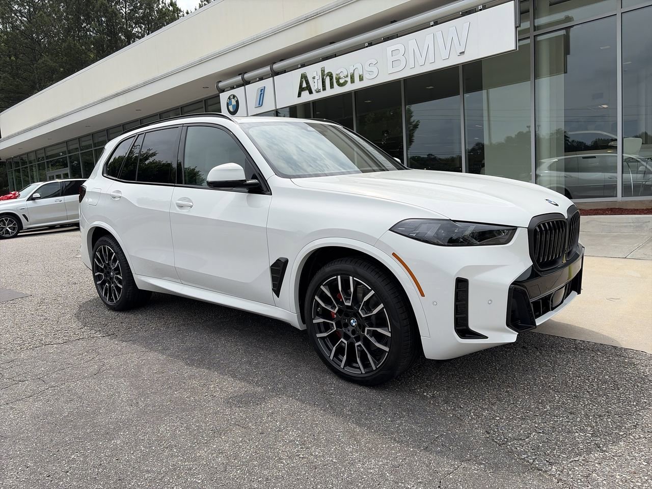New 2026 Alpine White BMW xDrive40i image 2