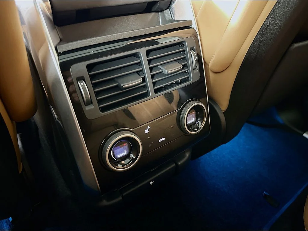 Used 2020 Green Land Rover HSE Dynamic image 27