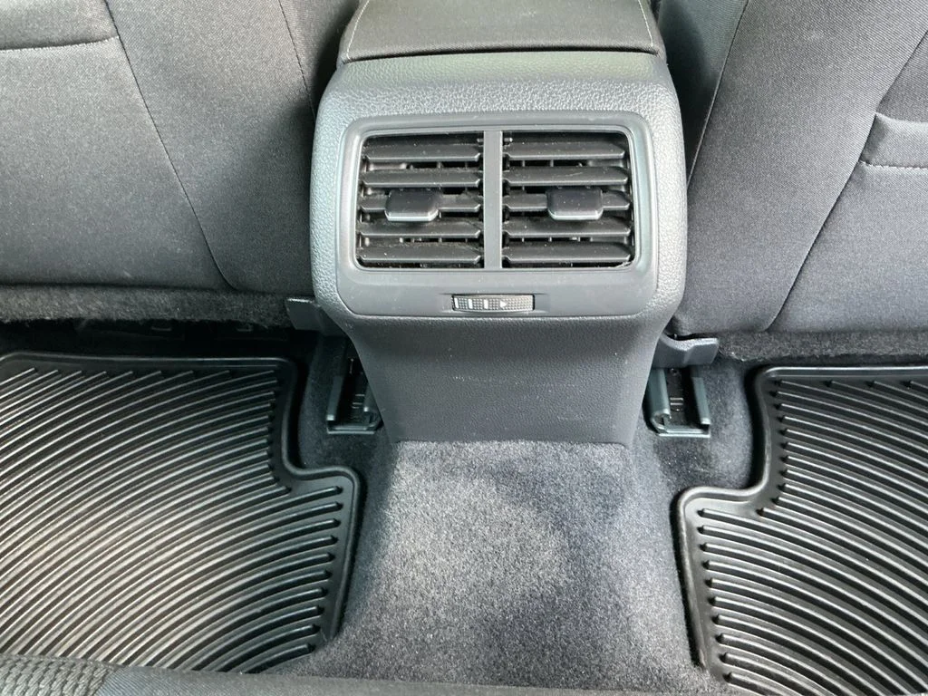 Used 2016 Gray Volkswagen TSI S 4-Door image 26