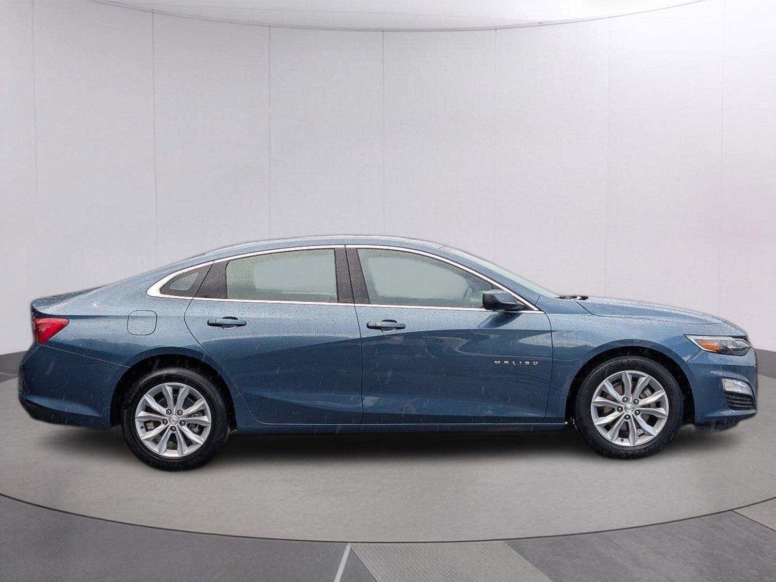 Used 2025 Lakeshore Blue Metallic Chevrolet LT image 6