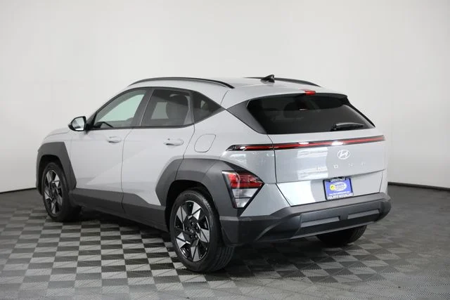 Used 2025 Gray Hyundai SEL Convenience image 7