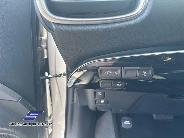 Used 2022 Silver Toyota LE image 27