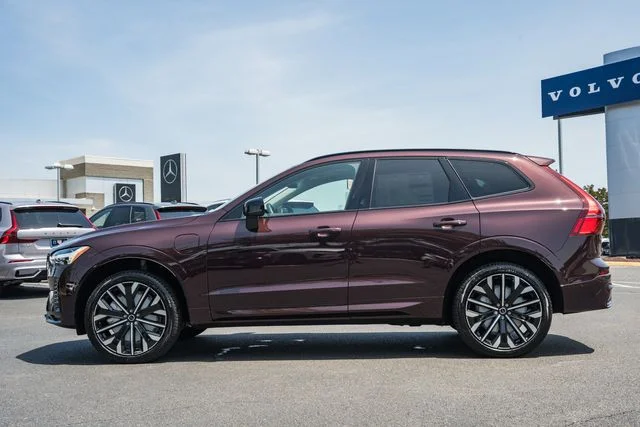 New 2026 Mulberry Red Volvo T8 Ultra image 4