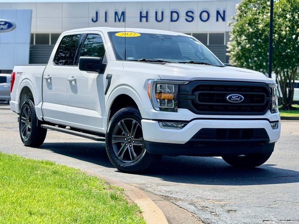 Used 2022 White Ford XLT image 1