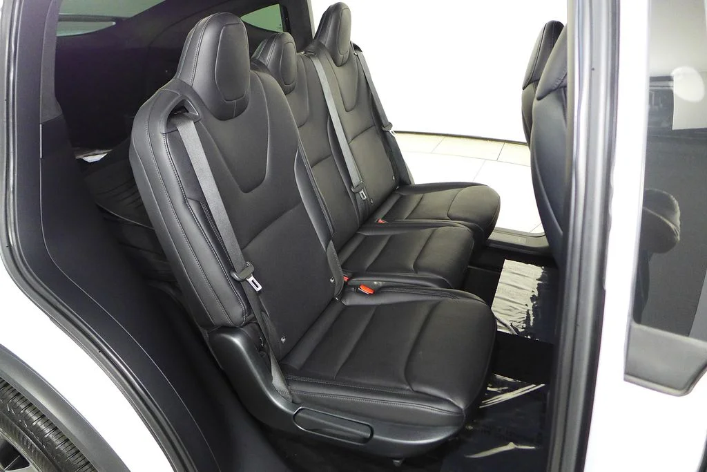 Used 2024  Tesla Base image 20