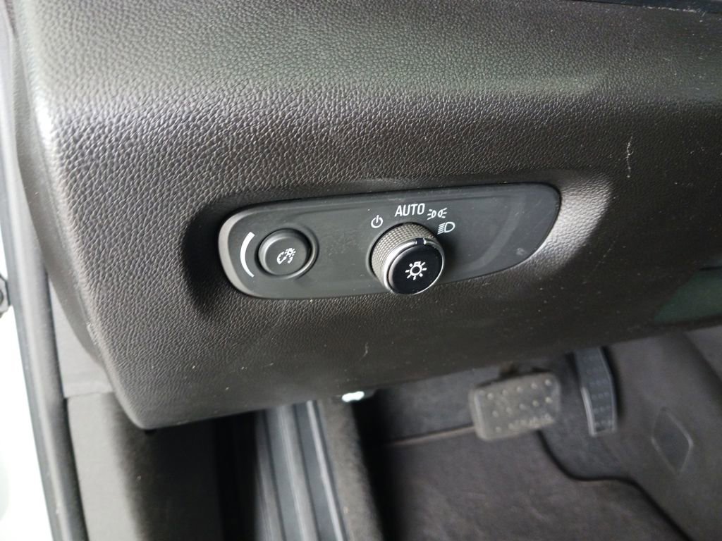Used 2023 Sterling Gray Metallic Chevrolet LT Cloth image 26