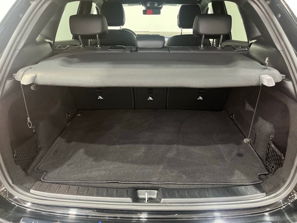 Used 2025  Mercedes-Benz GLA 250 image 13