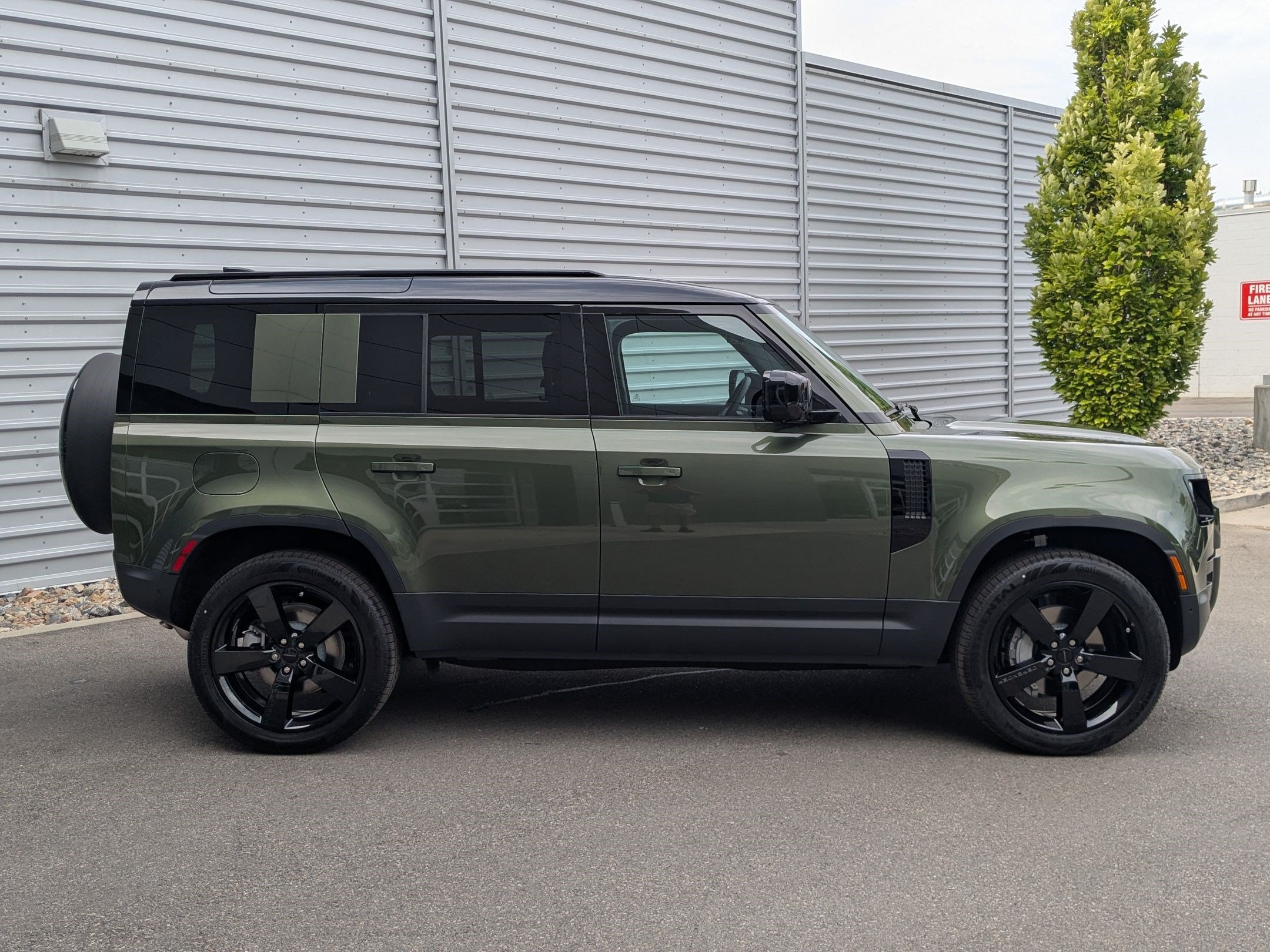 New 2026 Woolstone Green Land Rover P300 S image 4
