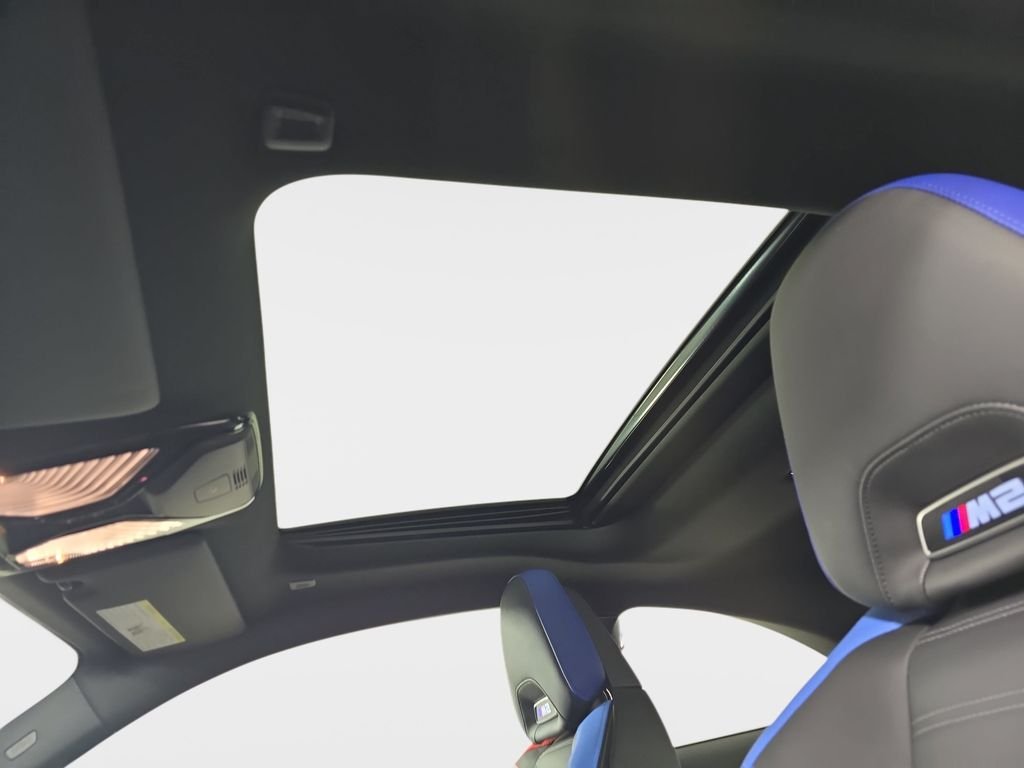 Used 2025 Alpine White BMW  image 30