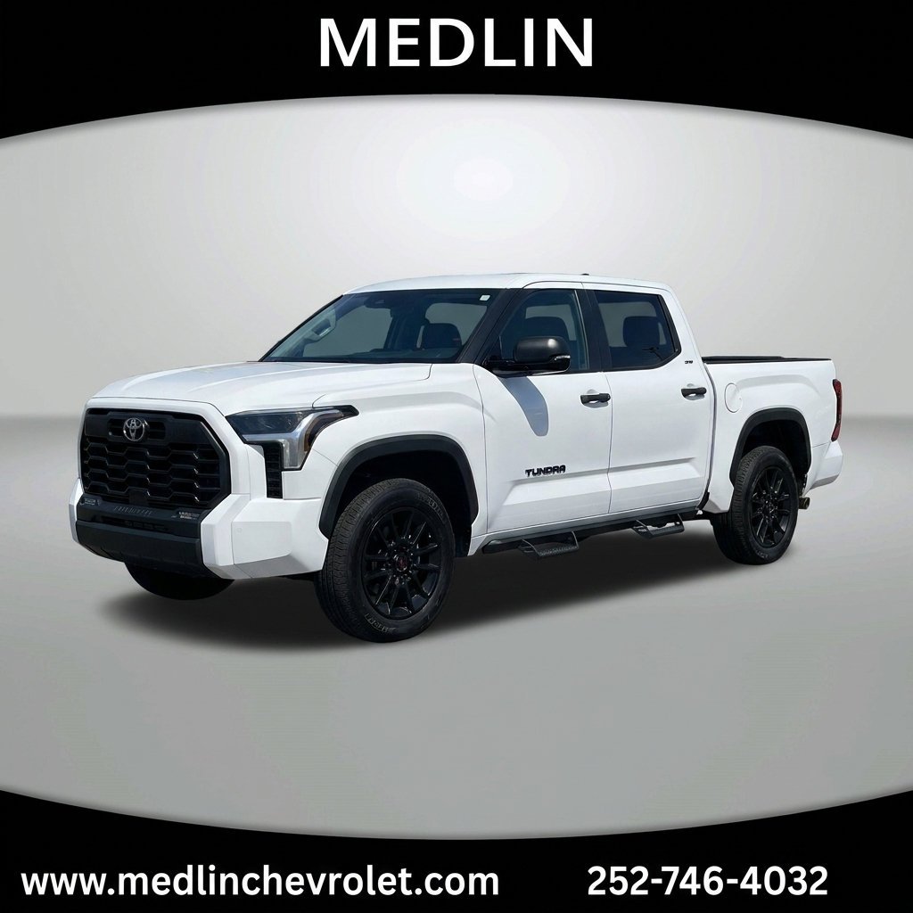 Used 2023  Toyota SR5 image 5