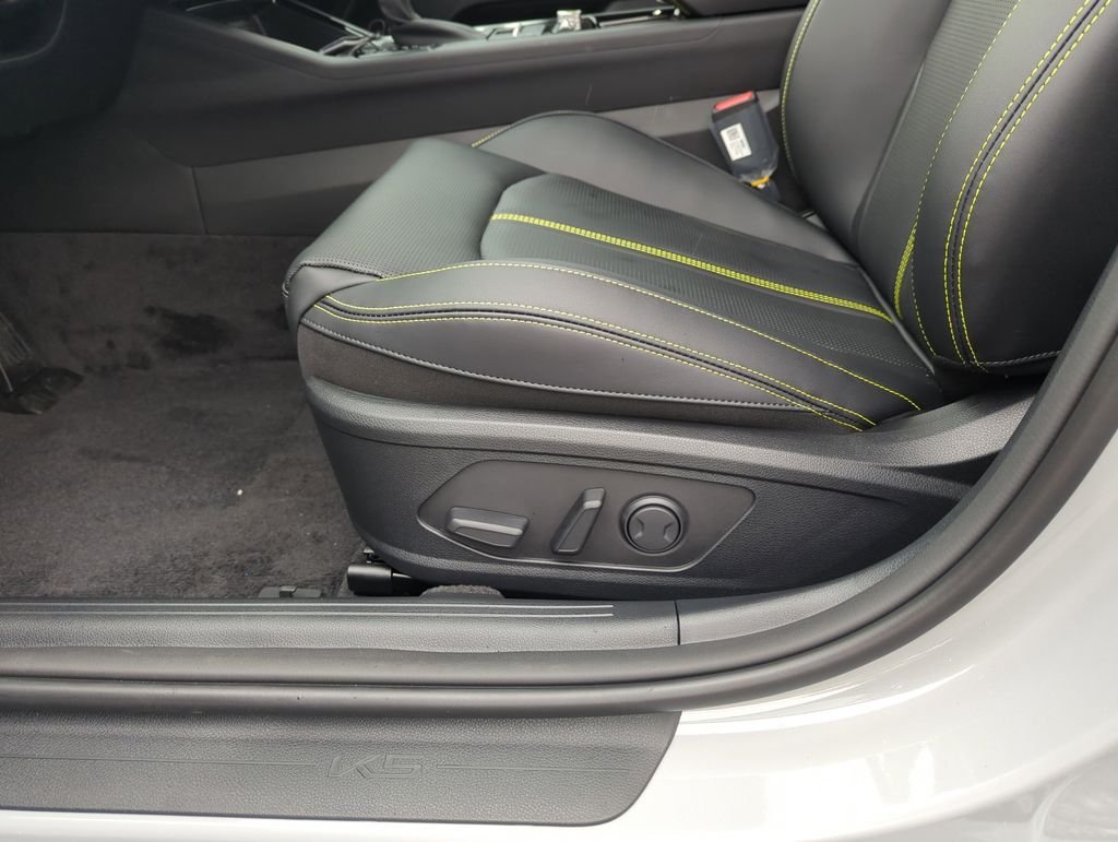 New 2026 Wolf Gray Kia GT image 13