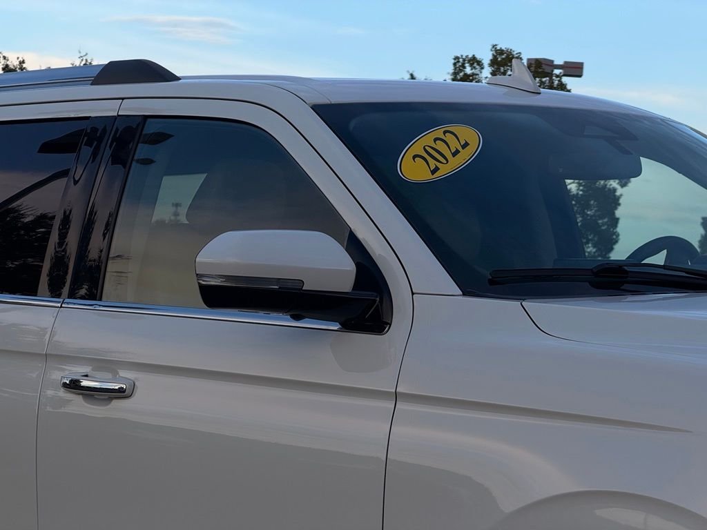Used 2022 White Ford Limited image 8