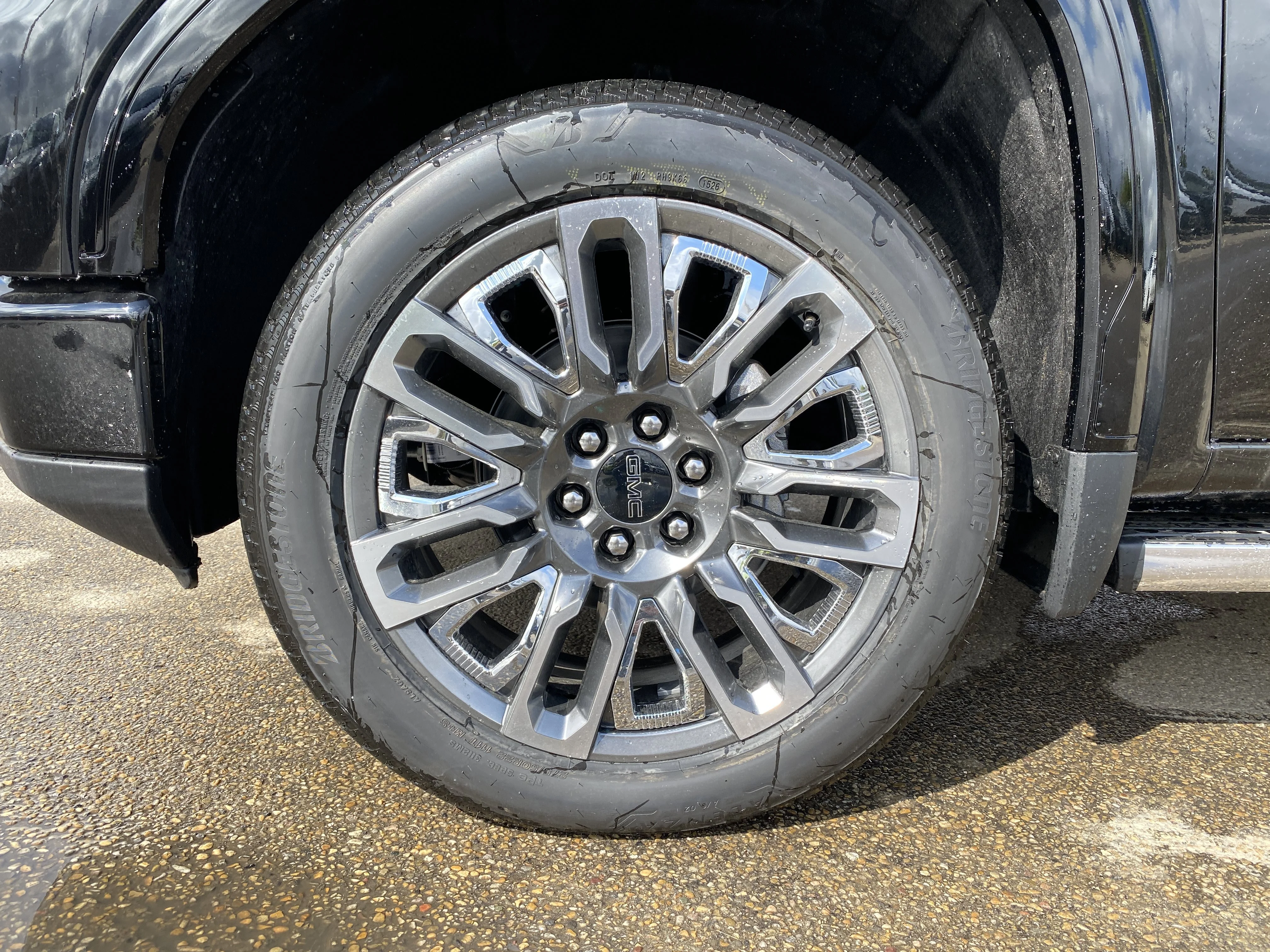 New 2026 ONYX BLACK GMC Denali Ultimate image 12