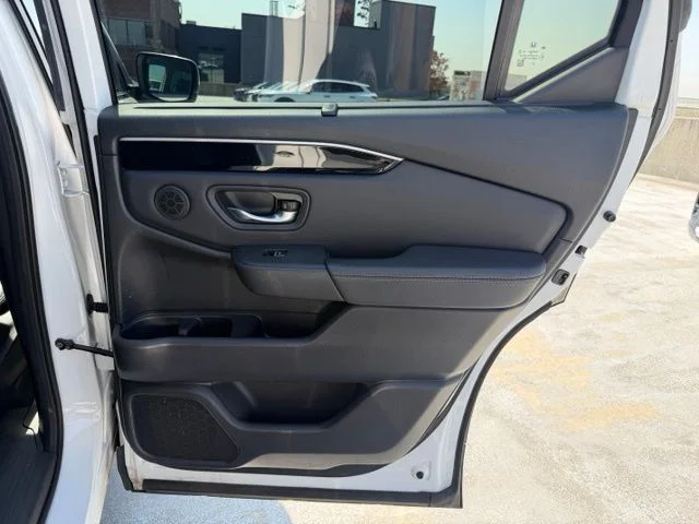 Used 2023 White Honda Touring image 16