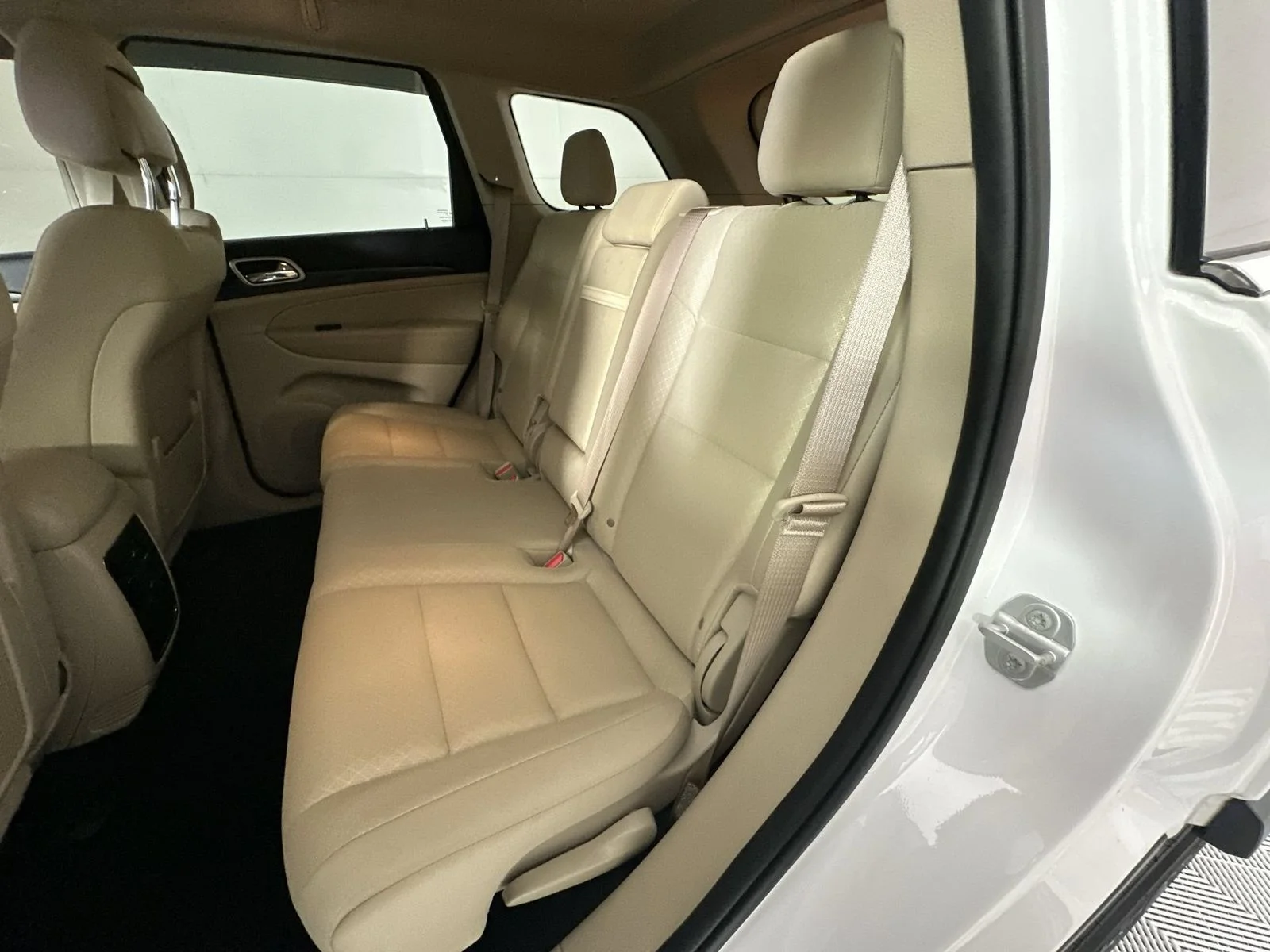 Used 2021 White Jeep Laredo E image 23