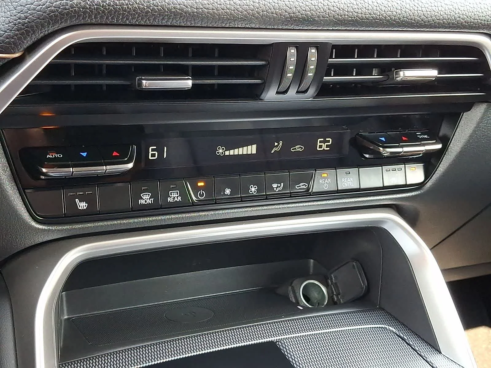 Used 2025 Rhodium White Premium Mazda Preferred Package image 19