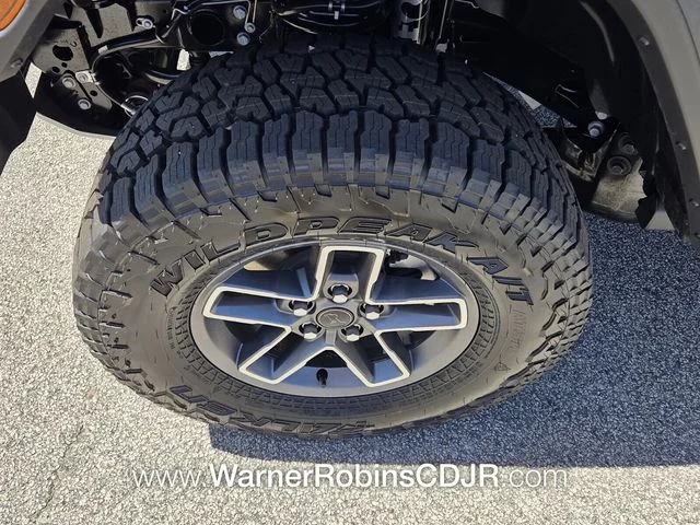 New 2026 Granite Crystal Metallic Clear-Coat Exterior Paint Jeep Mojave image 15