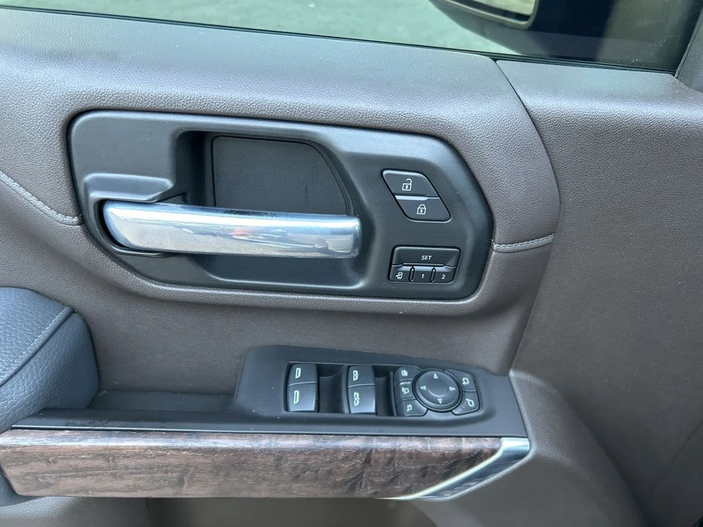 Used 2021 Black GMC Denali image 14