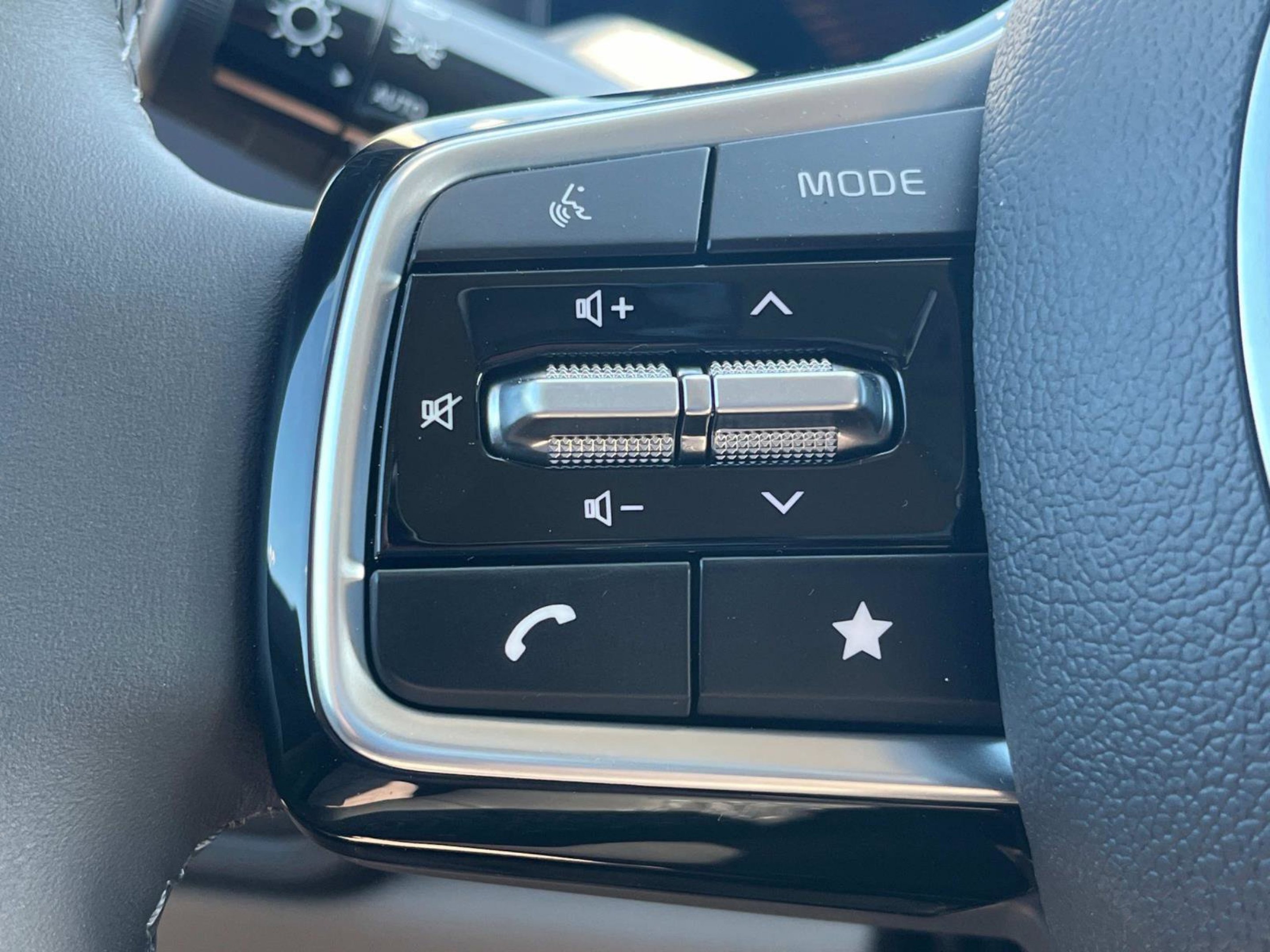 2026 Kia Carnival EX - Photo 26