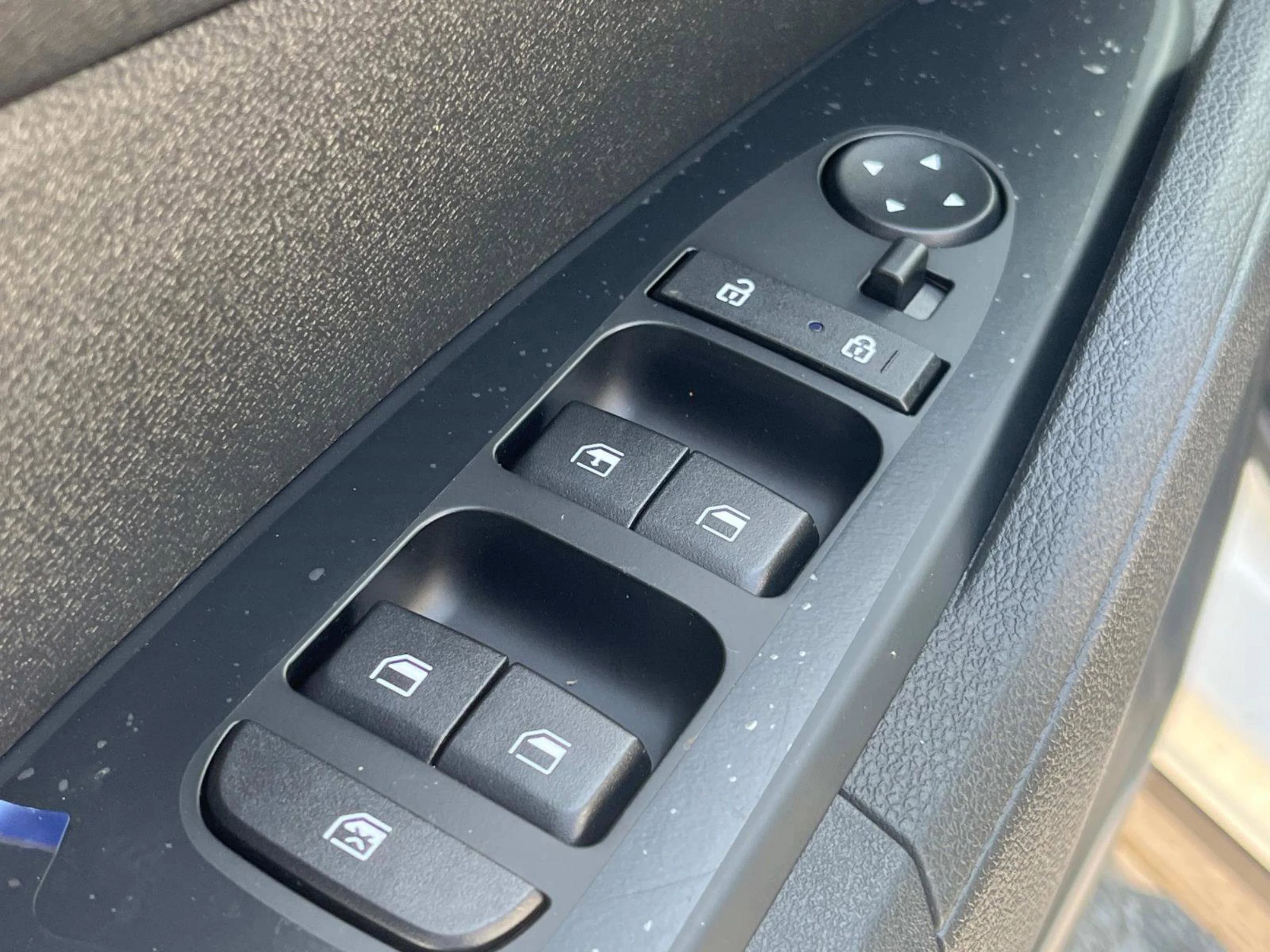 2025 Kia Sportage LX Hybrid - Photo 23
