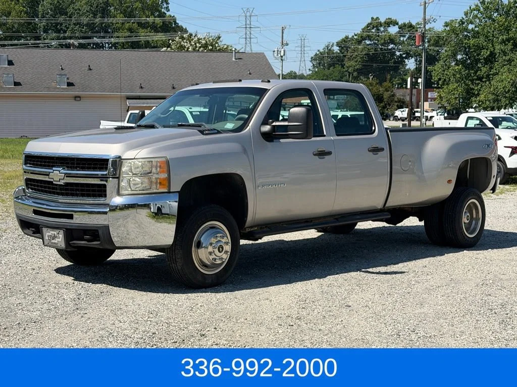 Used 2008 SILVER BIRCH METALLIC Chevrolet DRW Work Truck image 10