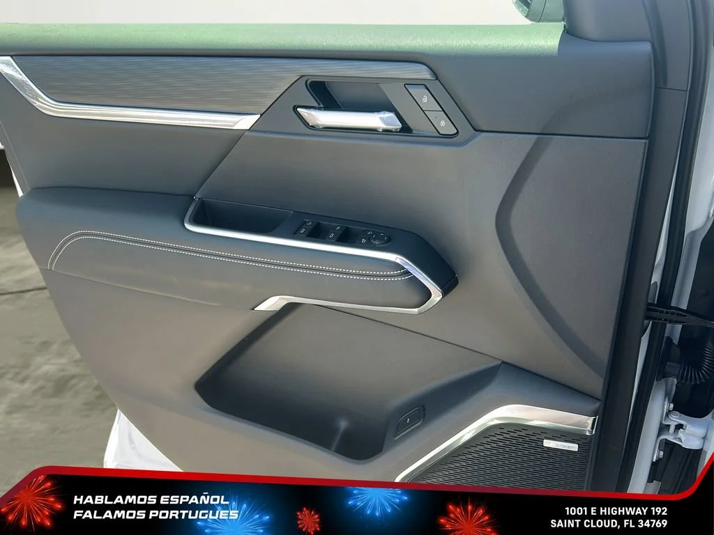 New 2026 Glacier White Tricoat GMC Elevation image 10