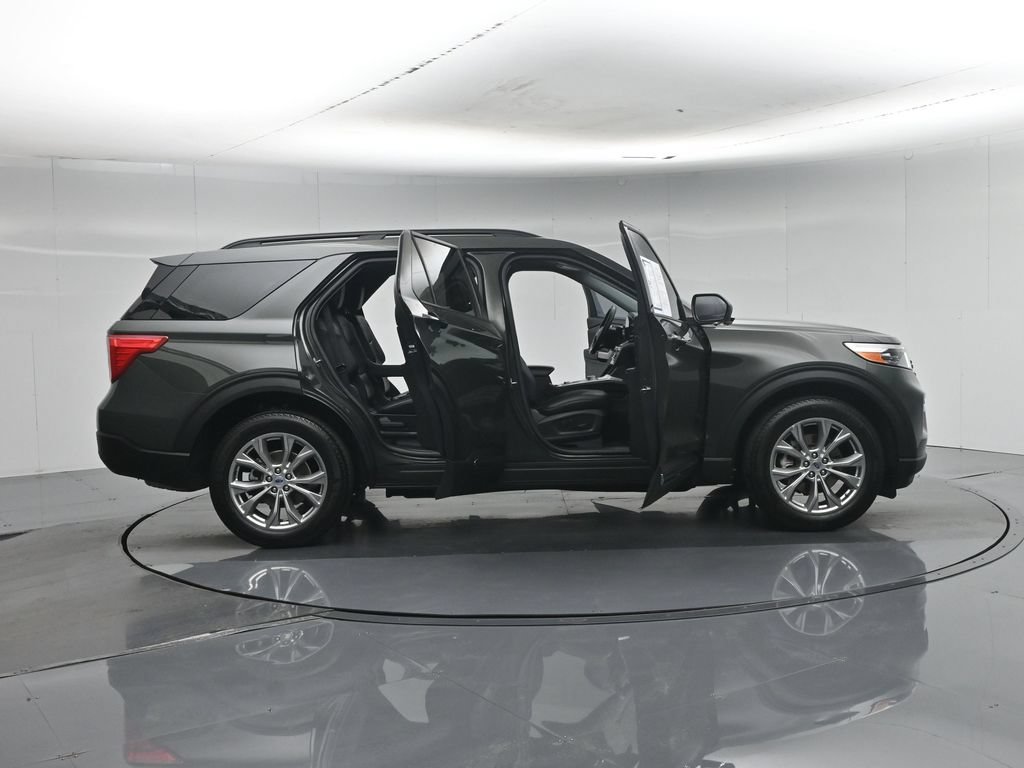 Certified Used 2023 Green Ford XLT image 4