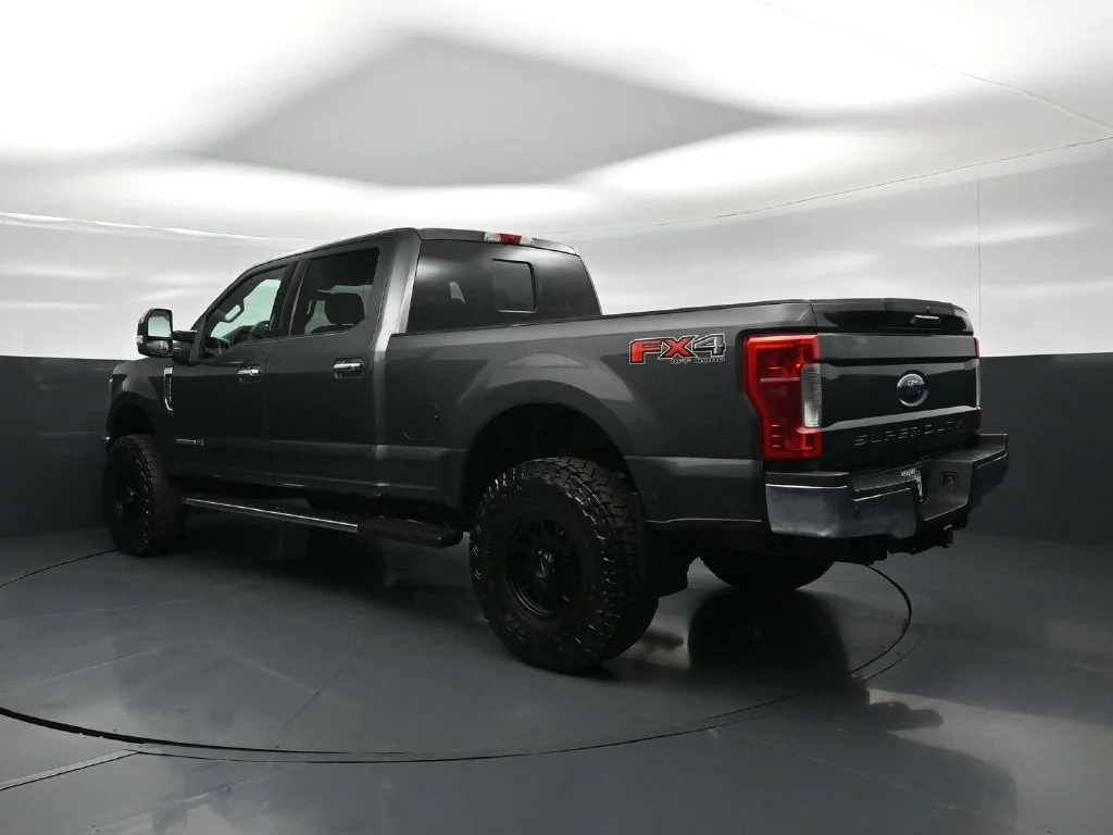 Used 2019 Gray Ford XLT image 6
