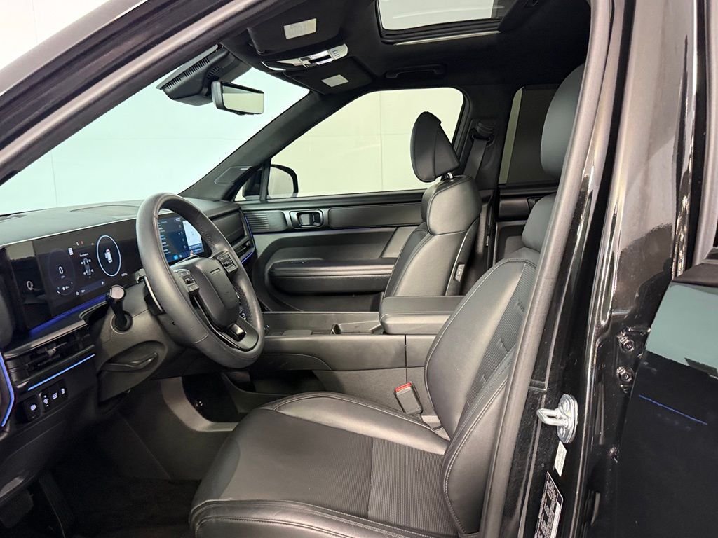 Used 2025 Black Hyundai Calligraphy image 23