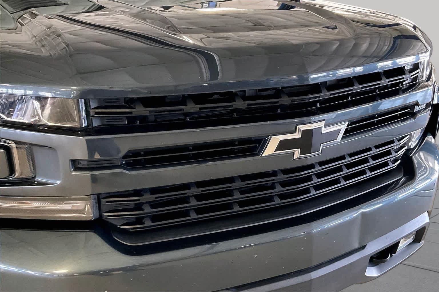 Used 2019 Shadow Gray Metallic Chevrolet RST image 29