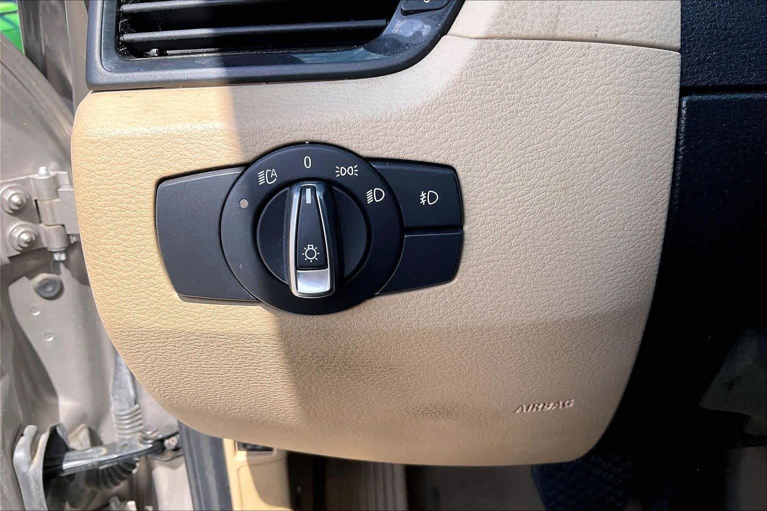 Used 2014 Sparkling Bronze Metallic BMW sDrive28i image 31