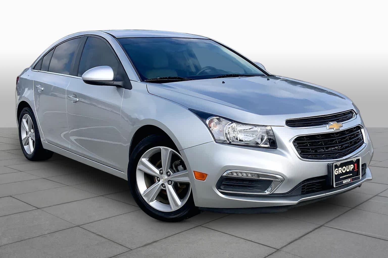 Used 2016 Silver Ice Metallic Chevrolet LT image 3