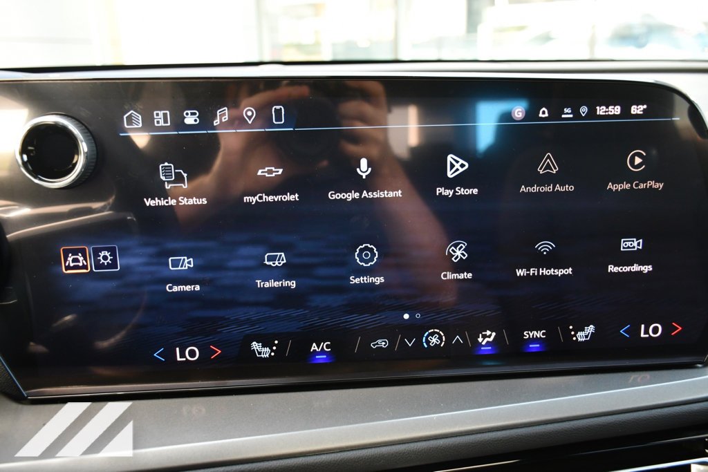 2027 Chevrolet Traverse LT - Photo 16